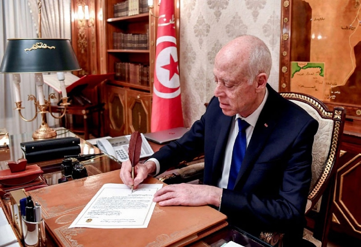 الرئيس التونسي يتجه نحو تغيير النظام السياسي من شبه برلماني إلى رئاسي