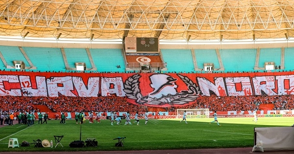 دخلة جماهير النادي الإفريقي تتصدر أكبر صفحات ” الألتراس”