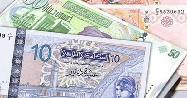 الدينار التونسي يهوي لأدنى مستوى مقابل الدولار في 3 سنوات