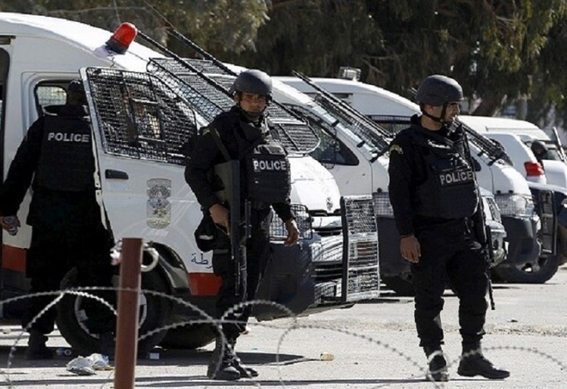 منحرف يسطو على سفارة فور خروجه من السجن