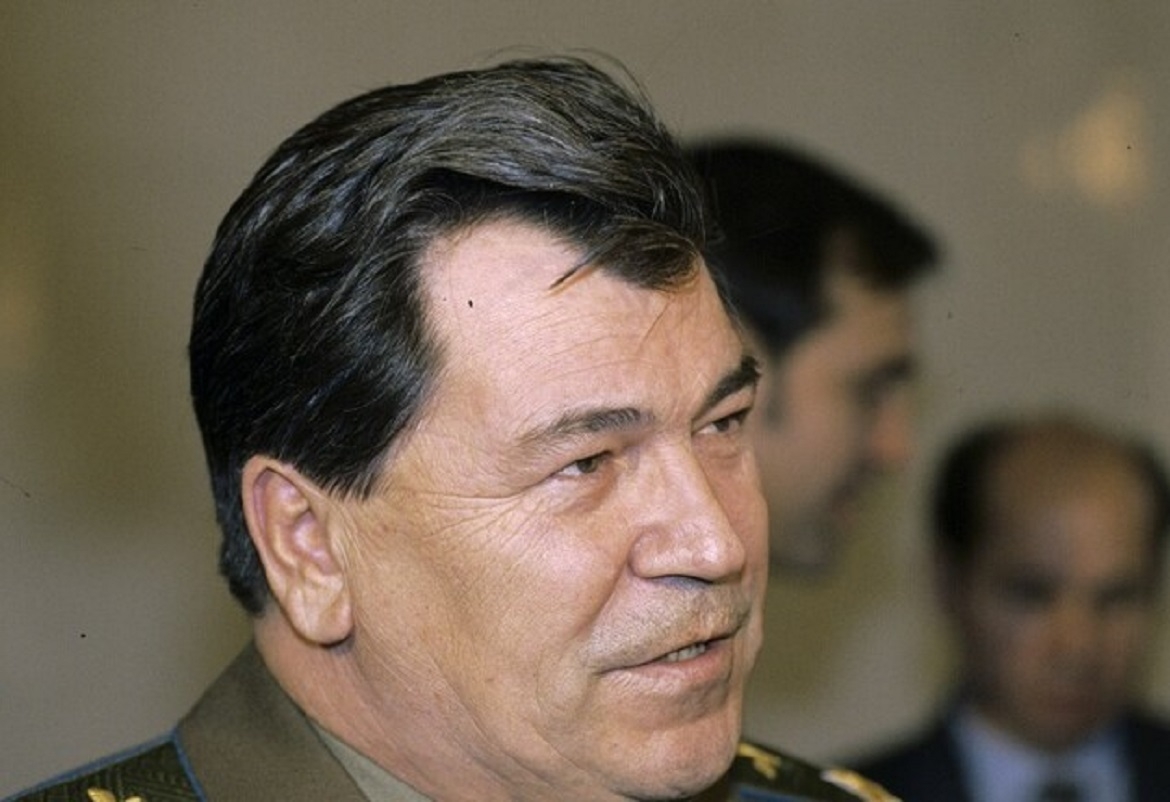 وفاة آخر وزير دفاع سوفياتي بكورونا