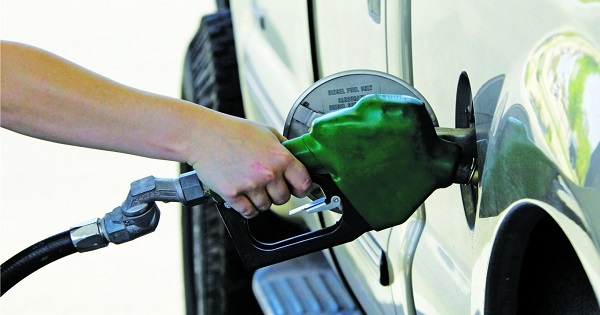 انخفاض أسعار البنزين خلال شهر ماي