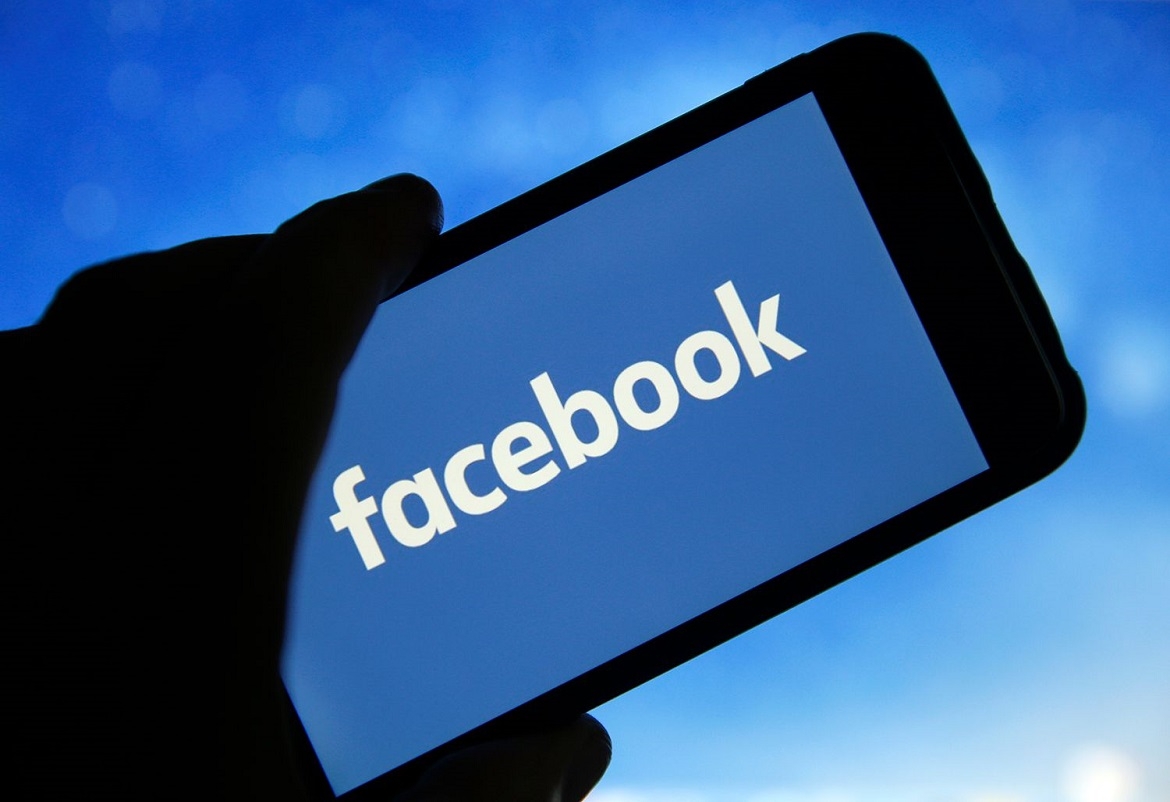 فيسبوك تحذف مئات الحسابات في مصر والإمارات لمهاجمتها قطر وتركيا