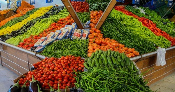 تونس- الحكومة توقف تصدير الخضر لخفض الأسعار المحلية وسط أزمة اقتصادية حادة