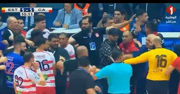 يُعقد حاليا.. اجتماع بمقر وزارة الرياضة لاتخاذ قرارات بخصوص الحضور الجماهيري في القاعات