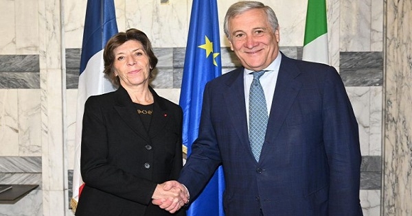وزير الخارجية الإيطالي يعلن: إيطاليا وفرنسا تتحملان مسؤولية استثنائية تجاه تونس