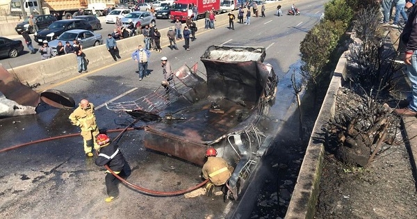 انفجار شاحنة محملة بالغاز في لبنان