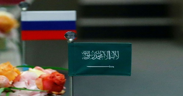 مطلوب من السعودية وروسيا زيادة الإنتاج للحد من آثار الأزمة
