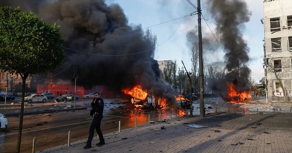 انفجارات مدوية تهز العاصمة كييف والقتال يستمر في باخموت