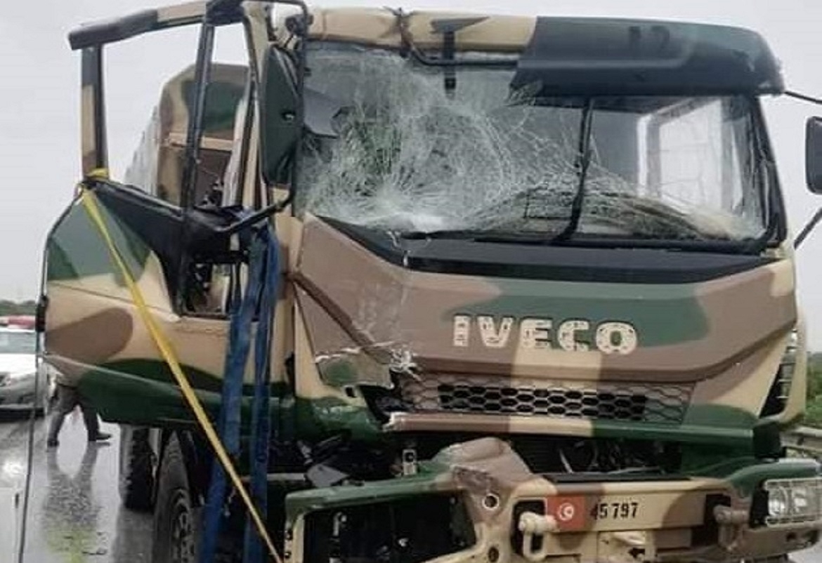 سوسة: إصابة جندي في حادث انزلاق شاحنة للجيش واصطدامها بشاحنة أخرى‎