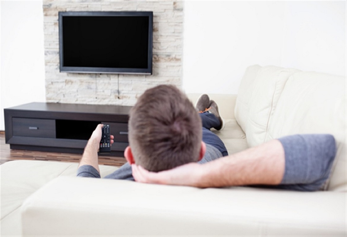 إدمان التلفزيون يماثل مخاطر التدخين والسمنة والكحول