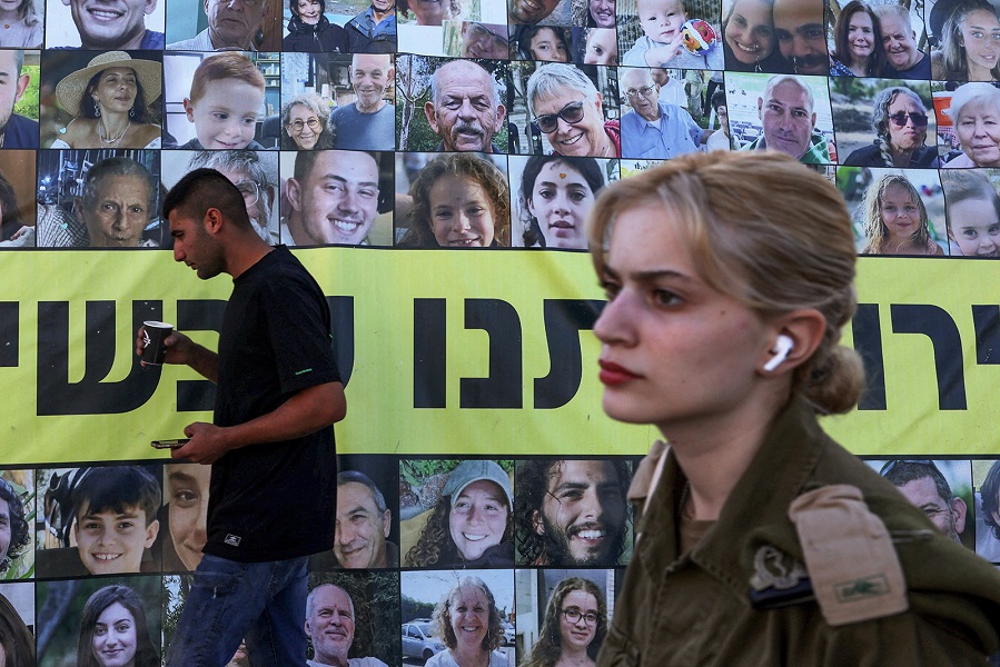 حماس تعلن وفاة أحد الرهائن الإسرائيليين وتتهم إسرائيل بعدم تقديم الرعاية الطبية