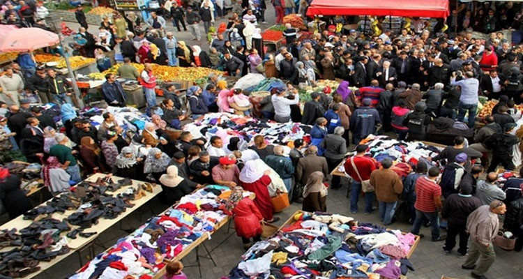 ارتفاع أسعار ملابس 'الفريب' وتحديات تجارة الملابس المستعملة في تونس