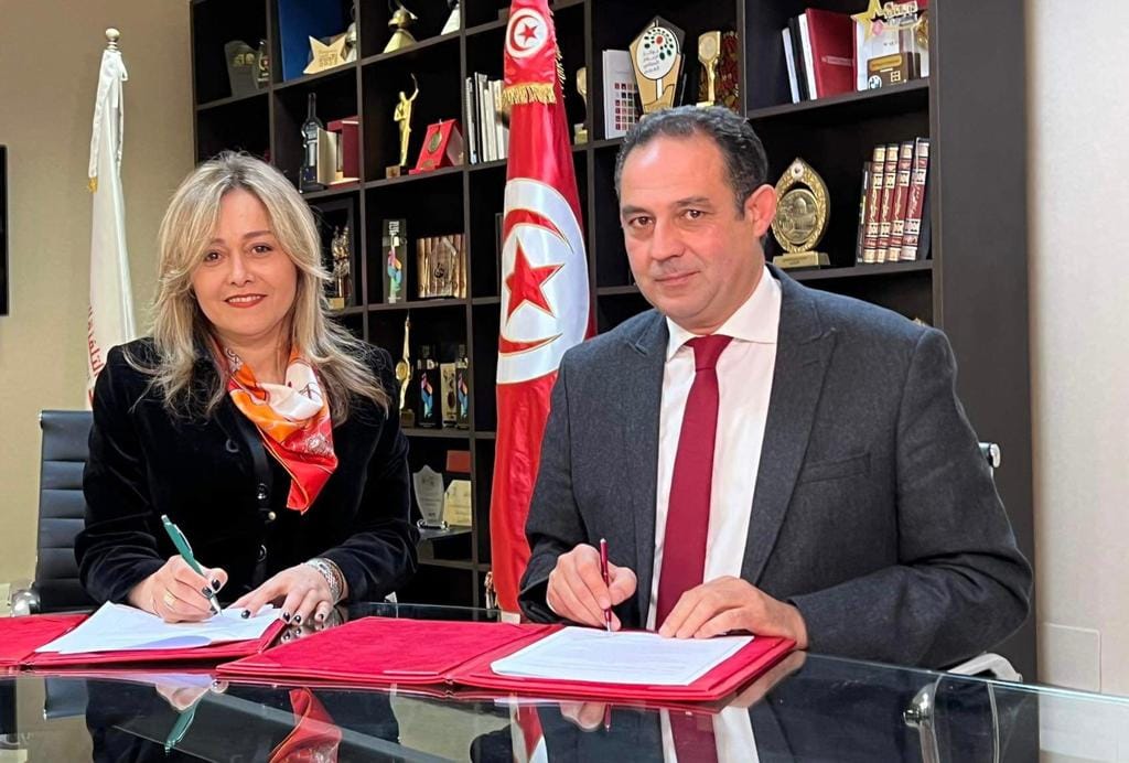 اتفاق تاريخي بين الجامعة التونسية لكرة القدم والتلفزة التونسية بشأن حقوق بث المباريات