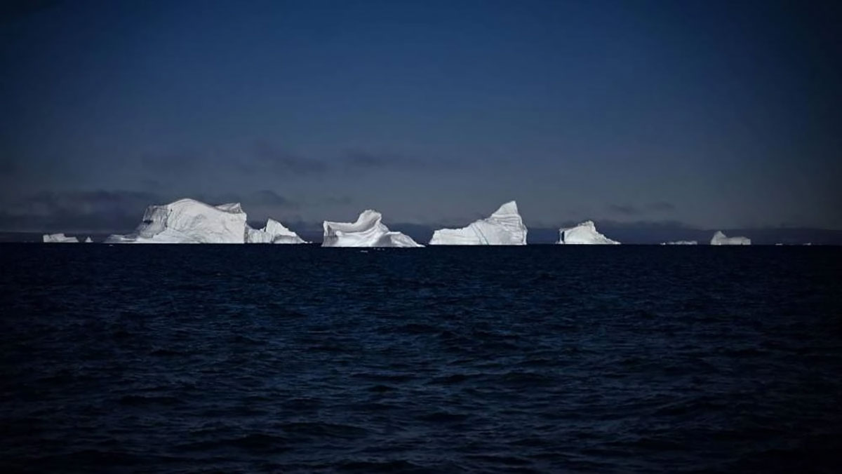 تفاقم ذوبان الغطاء الجليدي في غرينلاند يهدد بتغييرات كبيرة في المستقبل