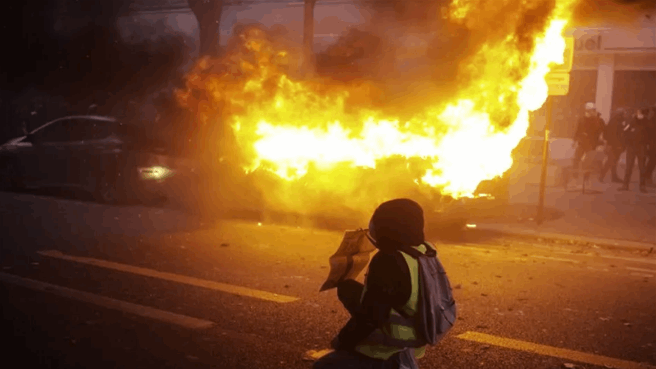 ليلة رأس السنة في فرنسا: حرق أكثر من 1000 سيارة و500 توقيف وسط "أعمال عنف محدودة"