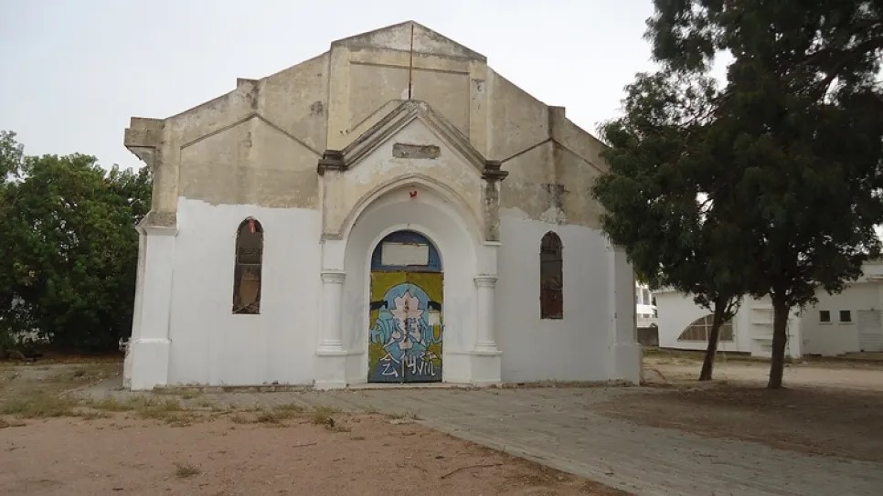 من معلم ديني إلى فضاء للإبداع: بنزرت تطلق مشروع تحويل كنيسة “تينجة” إلى مركز ثقافي معاصر