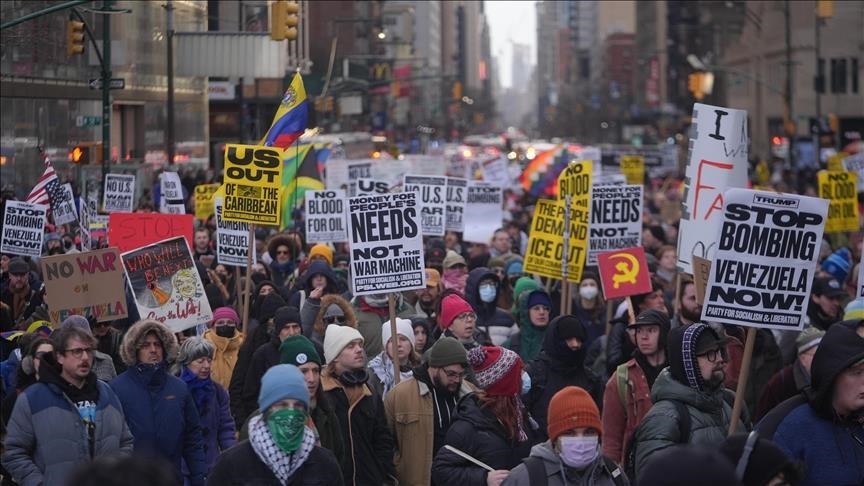 احتجاجات في نيويورك ضد احتجاز مادورو بعد التدخل الأمريكي في فنزويلا