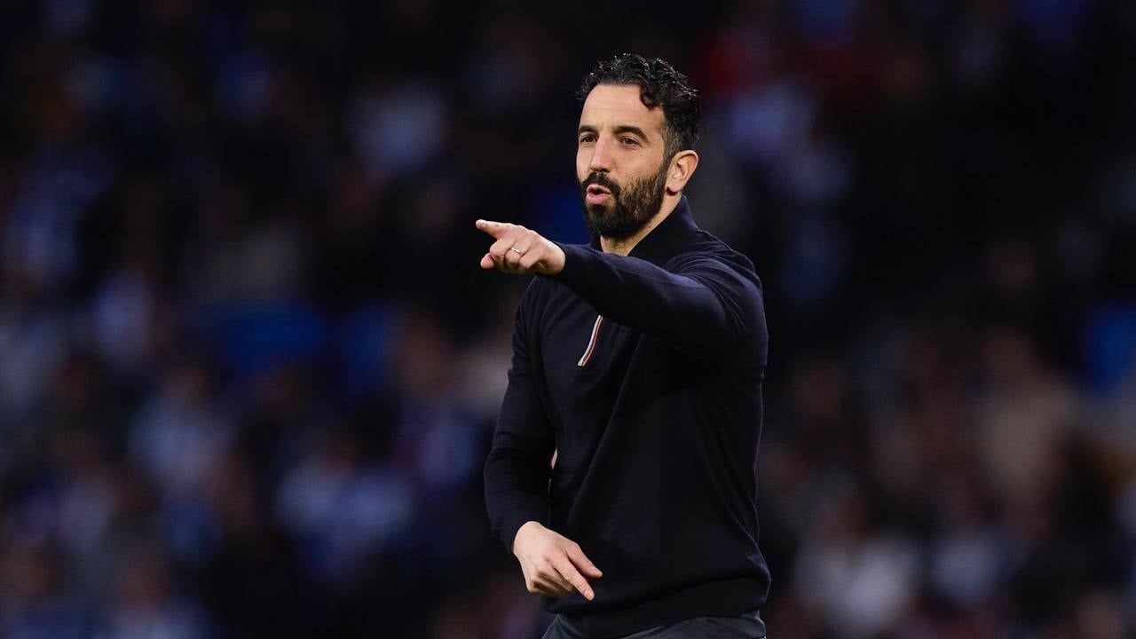 مانشستر يونايتد يُقيل مدربه روبن أموريم بعد تصريحات مثيرة للجدل