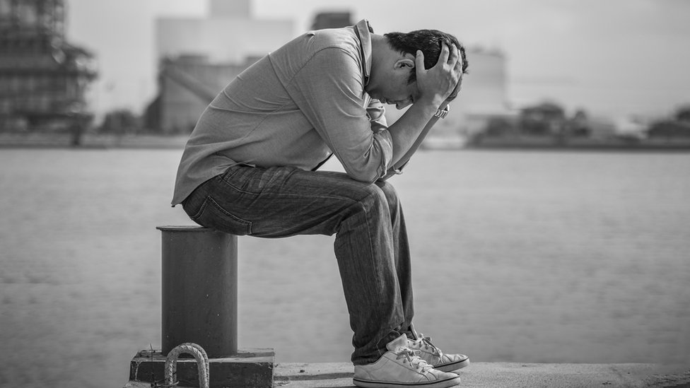 تحت ضغط الرجولة… رجال يخفيون الألم ومعدل الانتحار يتفوق بثلاثة أضعاف