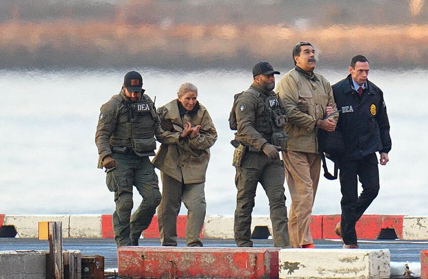 مادورو وزوجته في قفص الاتهام الأميركي: صورة مكبلين تصدم العالم