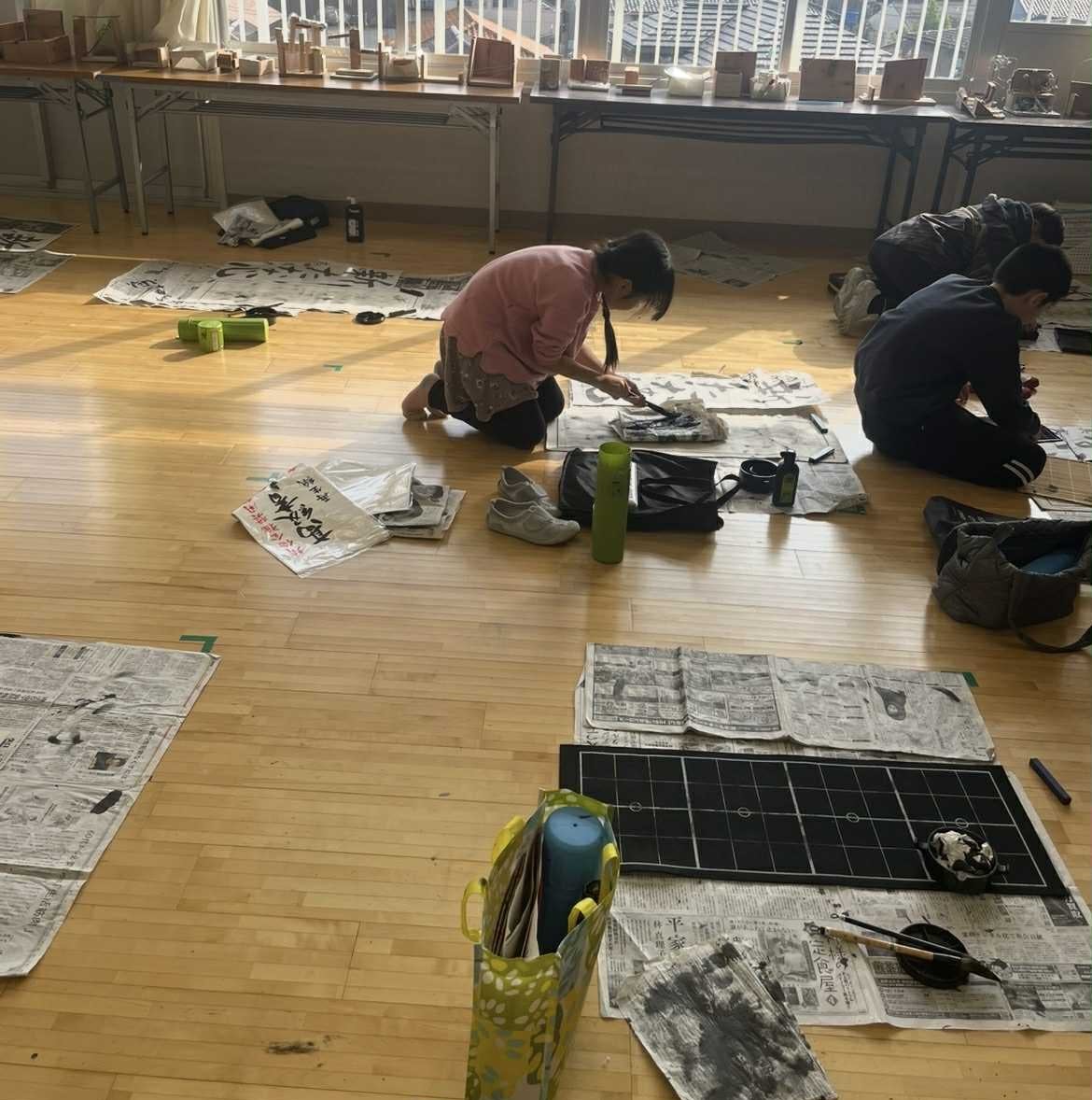 تقرير ميداني من مدرسة نيشي فوجيمينو الابتدائية بمحافظة سايتاما - إرث عصر ميجي: رؤية استراتيجية خالدة