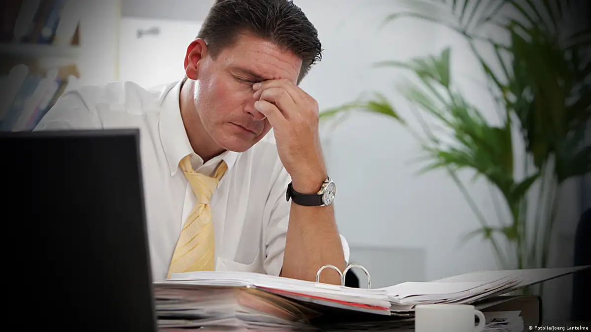 حين لا يصنع الإنجاز يومًا جيدًا: كيف تعيد الاحتياجات النفسية تشكيل معنى العمل والصحة المهنية