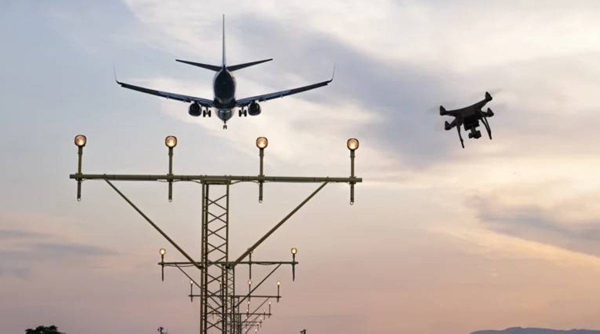 تهديد صغير في السماء: كيف تحارب المطارات الطائرات المسيّرة؟