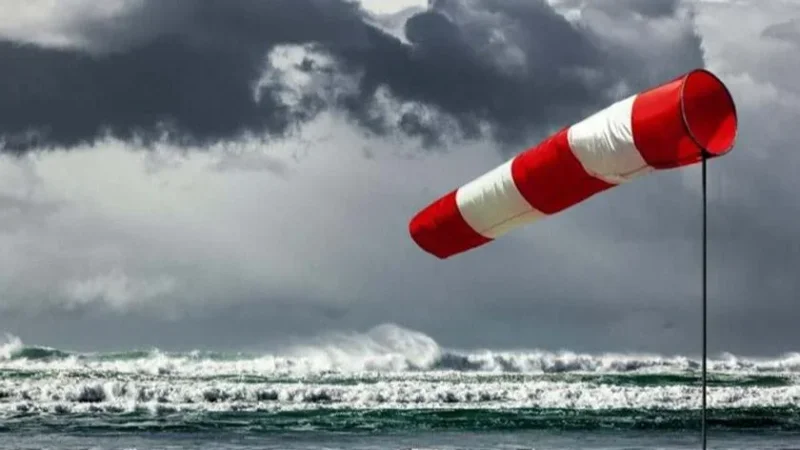 طقس الأحد والاثنين: أمطار رعدية ورياح قوية تصل إلى 90 كلم/س