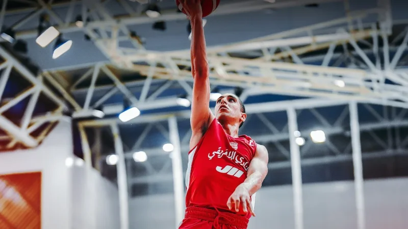 سلة الإفريقي تشتعل في دبي: عرض هجومي كاسح يُسقط الكرامة بـ42 نقطة