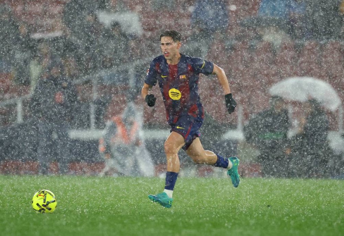 برشلونة يوضح سبب تسرب المياه في «كامب نو»: أعمال التطوير مستمرة وليس خللاً دائمًا