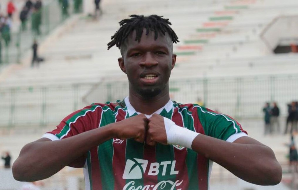 تعادلات تُربك القمة وانتصارات تُشعل الصراع: جولة بلا هوادة في الرابطة الأولى