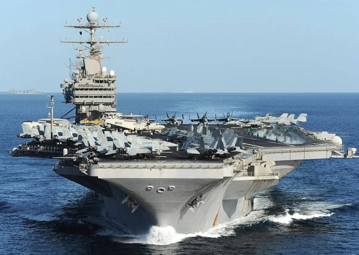 لماذا تغيب «أباتشي» عن أسطح حاملات الطائرات الأمريكية؟ أسرار التقنية والبحر