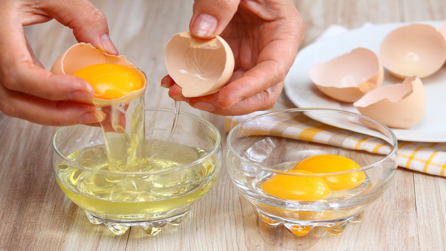 فوائد بياض البيض والصفار: التوازن في الاستهلاك يحقق الفوائد الصحية