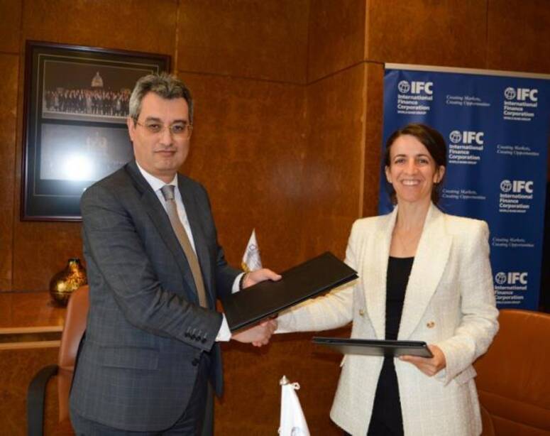 اتفاقية تاريخية بين المجلس البنكي والمالي ومؤسسة التمويل الدولية لتعزيز المعايير البيئية والاجتماعية والحوكمة في تونس