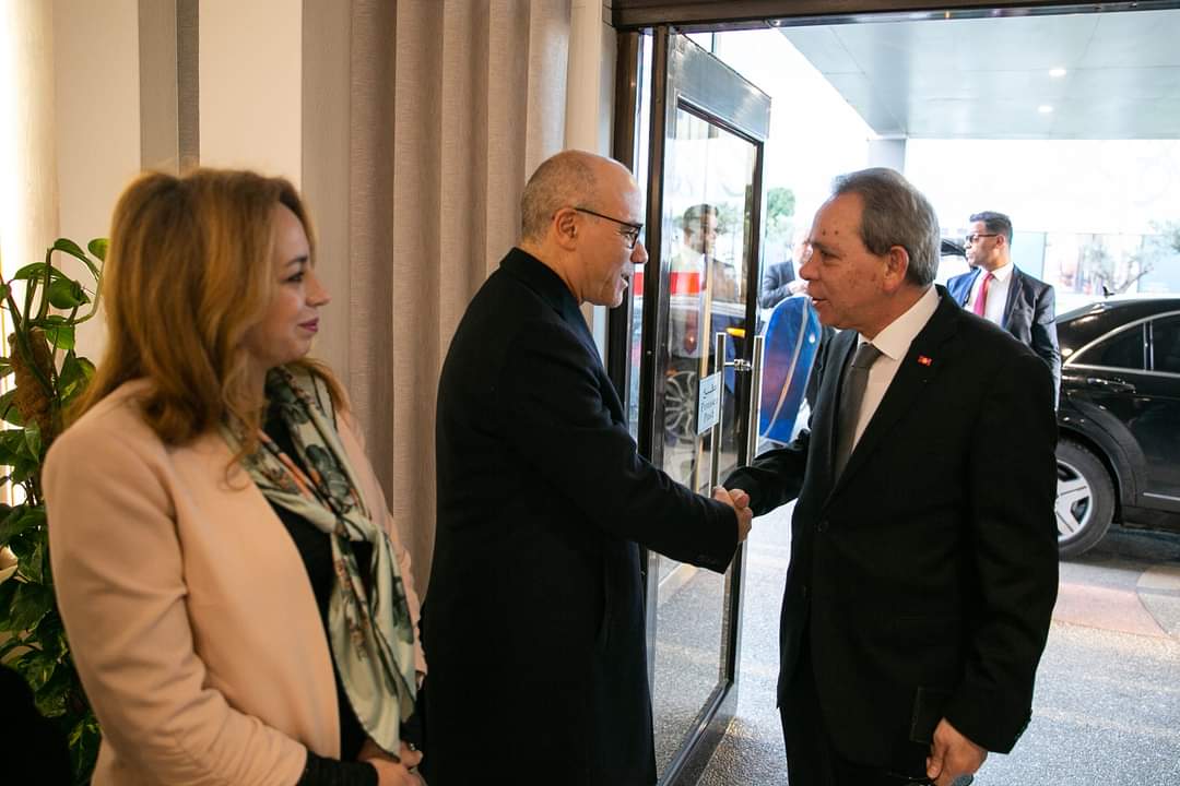 رئيس الحكومة التونسية يباشر زيارة عمل إلى فرنسا