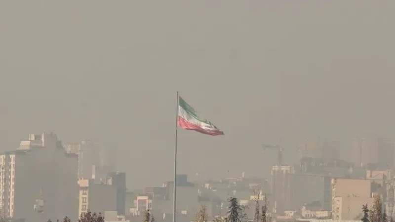 واشنطن تحذر مواطنيها من التواجد في إيران: مغادرة فورية وسط تصاعد التوتر الإقليمي