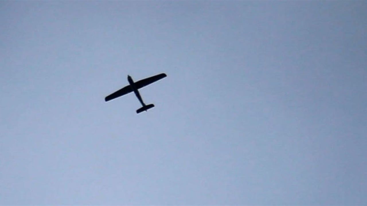 مناورة عدائية فوق بحر العرب… واشنطن تكشف كواليس إسقاط مسيّرة إيرانية قرب حاملة “لينكولن”