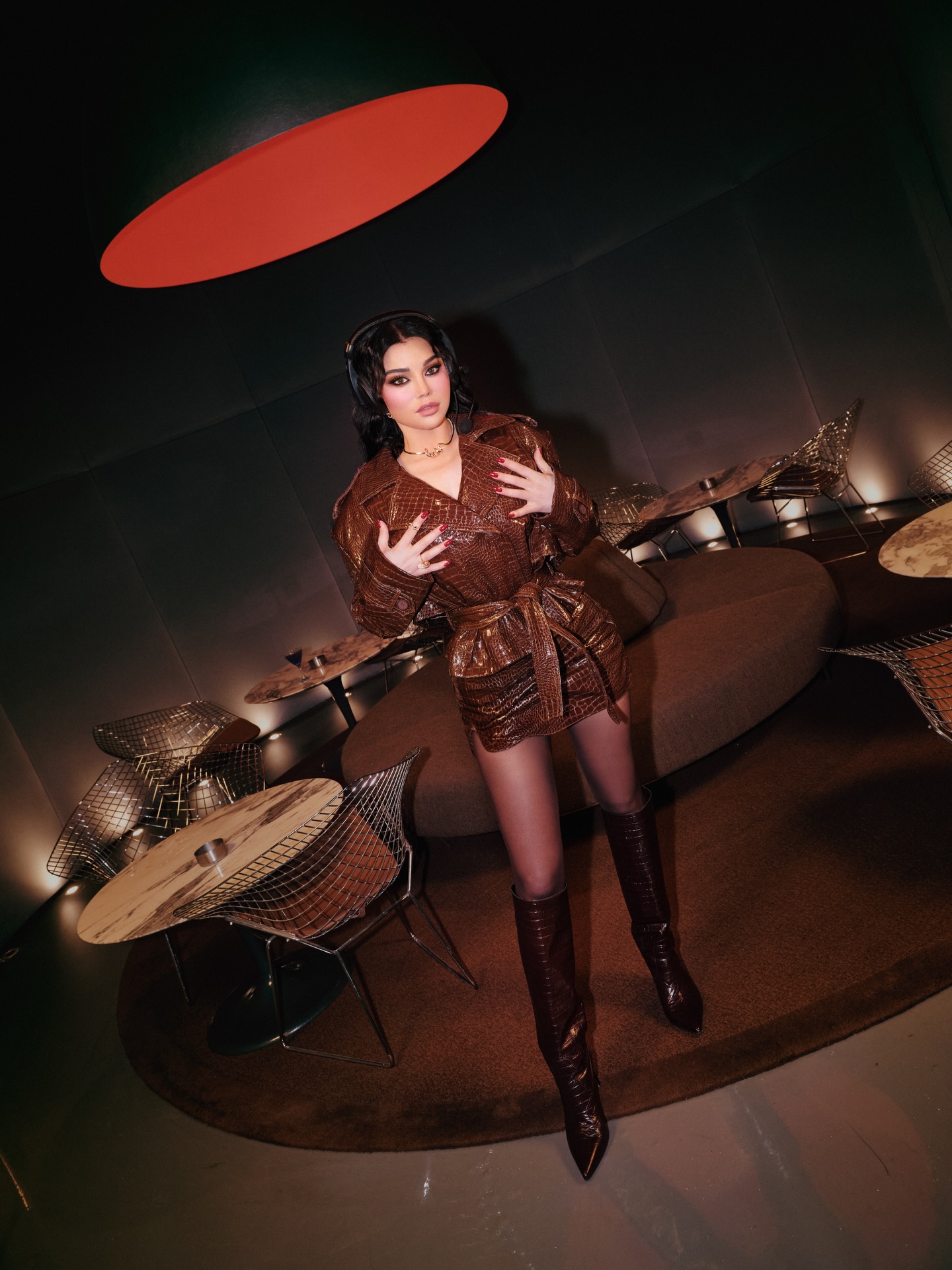 هيفاء وهبي تتألق بإطلالة جريئة: جلد على جلد" يعيد تعريف الأناقة!