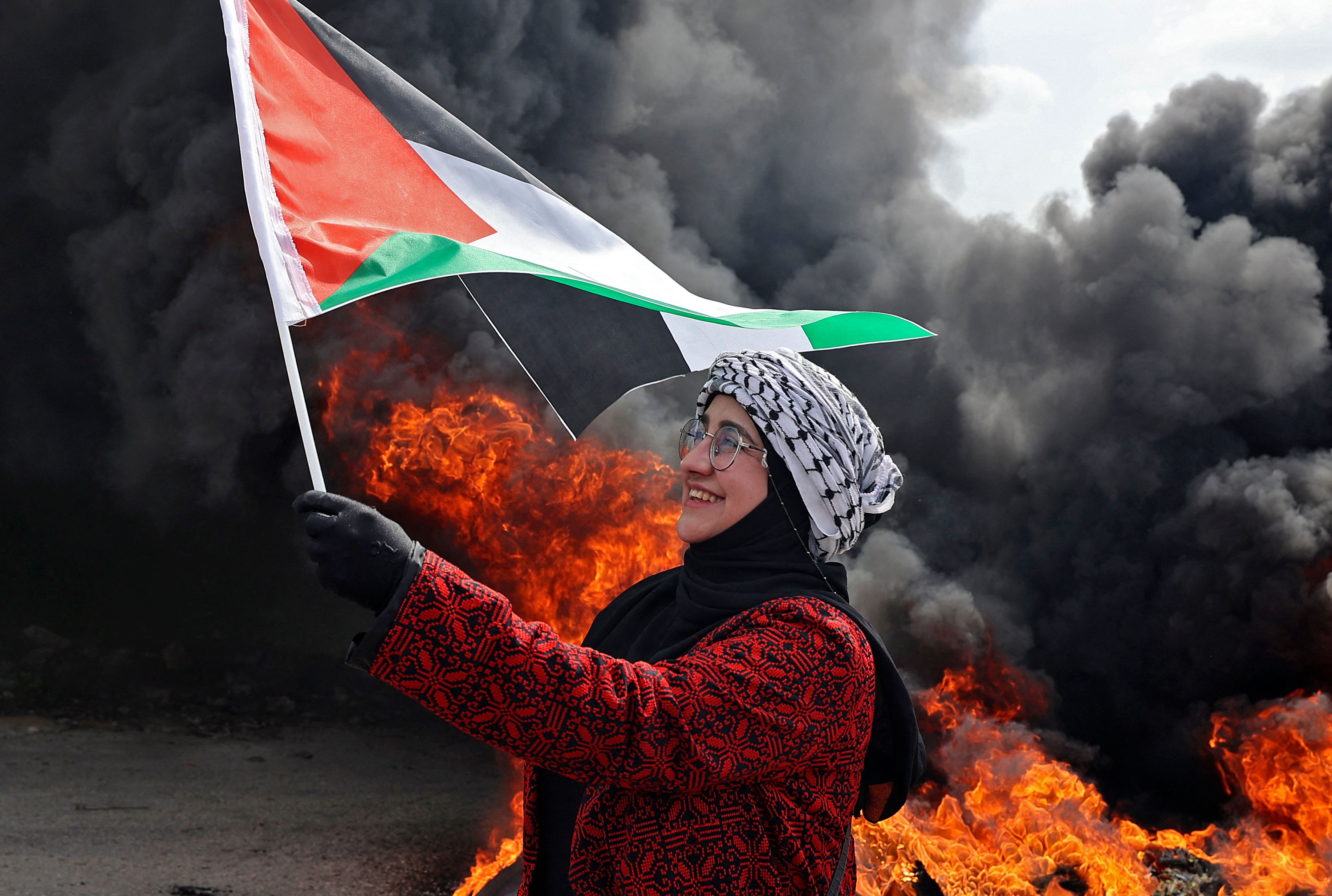 من معاناة إلى تحدي: نساء فلسطين في ظل الاحتلال - عيد المرأة 2024