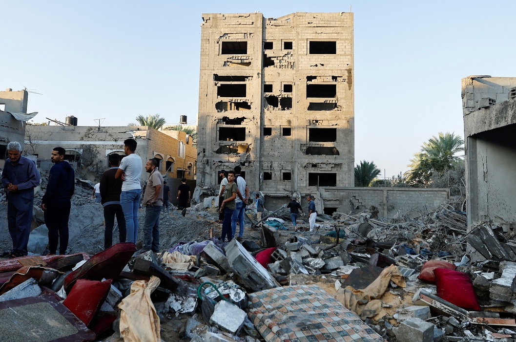 تصاعد القتال في غزة رغم قرار مجلس الأمن الدولي بوقف فوري لاطلاق النار: دعوات دولية لوقف النزاع