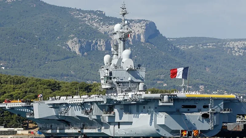 حاملة الطائرات الفرنسية "شارل ديغول" تتجه نحو شرق المتوسط وسط توترات الخليج