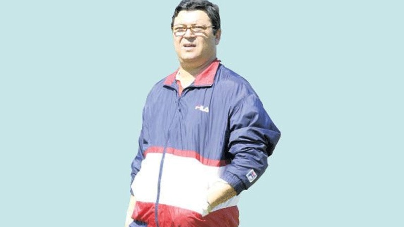 من صخب الملاعب إلى صمت الذاكرة… حكاية مدافع ترك بصمته في تاريخ الكرة التونسية