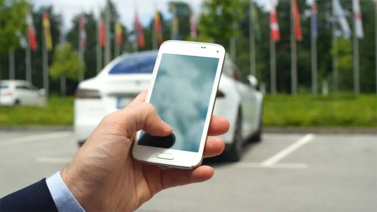 من المعدن إلى الرقم: كيف أصبح الهاتف الذكي مفتاح سياراتنا