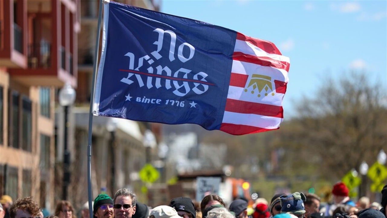 لا ملوك في أمريكا: ملايين المحتجين يزلزلون الشارع رفضًا لسياسات ترامب