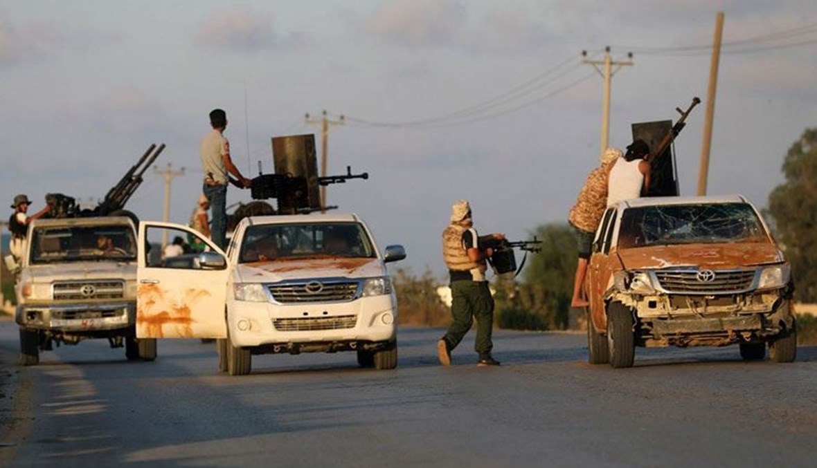 اشتباكات مسلحة تضرب مدينة الزاوية الليبية: دعوات للحيطة والحذر تجنبًا للإصابات