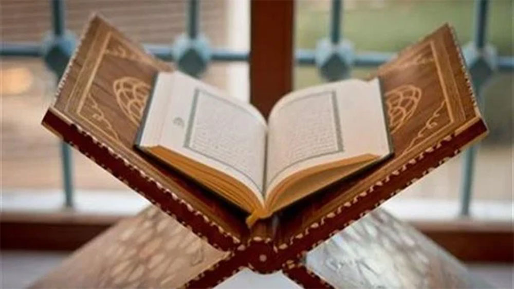 في شهر رمضان.. سباق المسلمين نحو ختم القرآن الكريم والدعاء بالقرب من الله