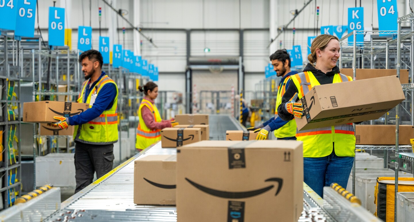 أمازون ترفع الرسوم… الحرب تطرق أبواب التجارة العالمية