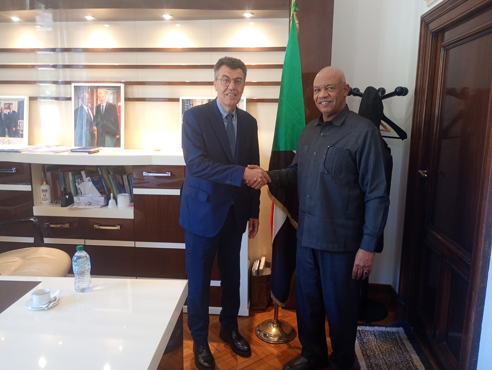  خبير الصحة العالمية، نداءنا الموحد من أجل السودان، تعزيز المساعدات والتعاون الصحي الدولي.