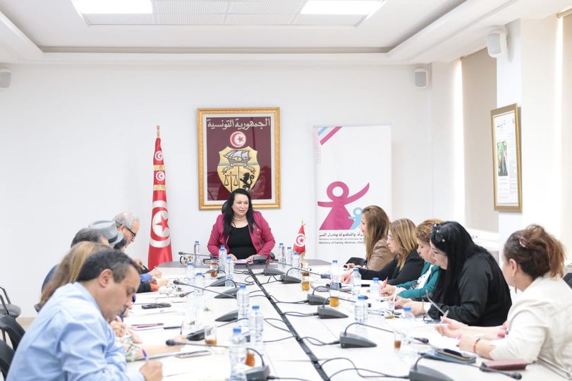 وزيرة الأسرة تُشرف على اجتماع اللجنة العلمية لاختيار الشخصيات النسائية لتكريمهن في تظاهرة "تونسيّات 2024"